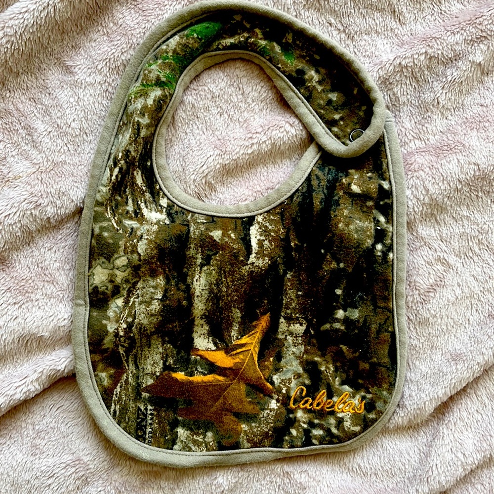 Cabela’s camo bib